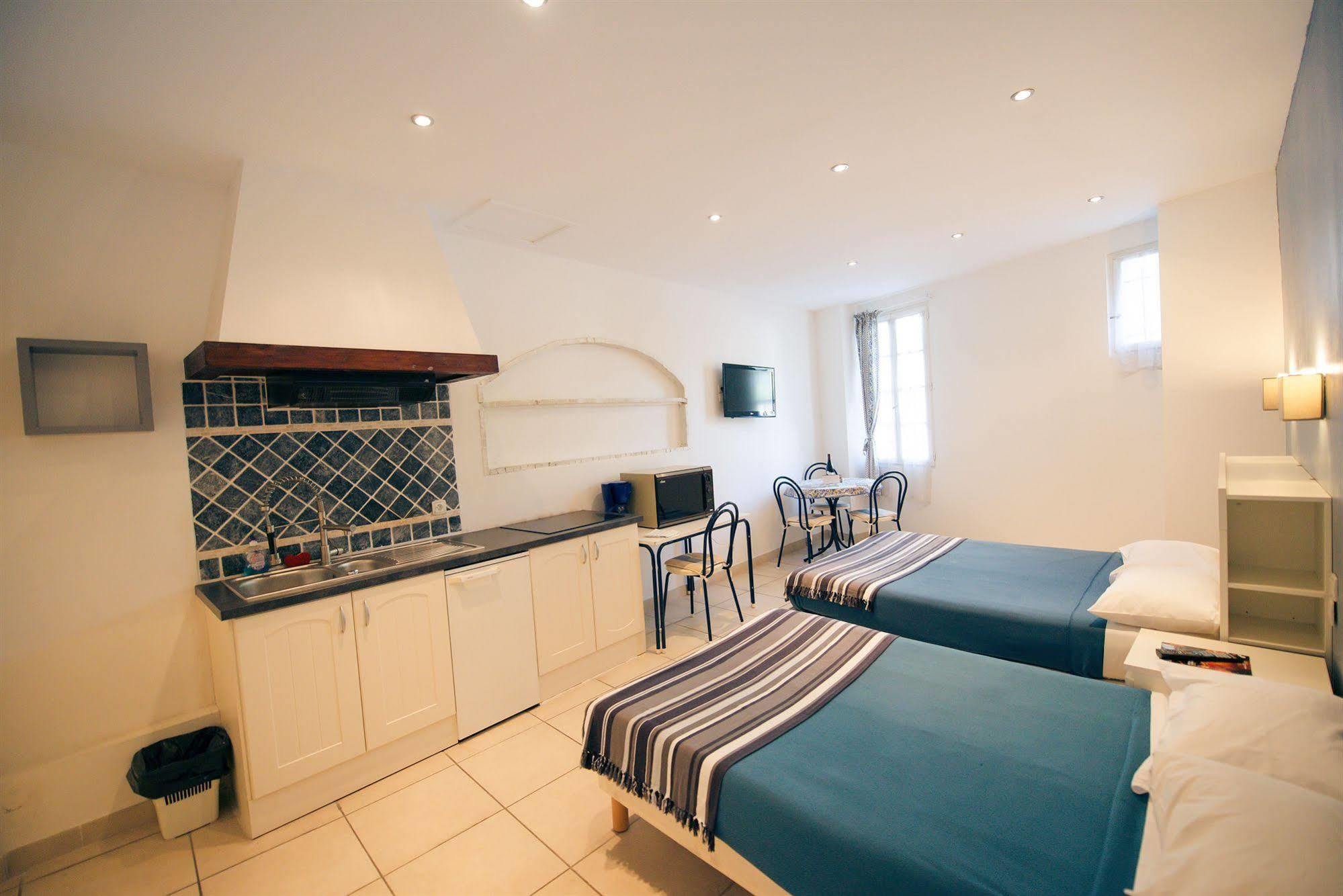 Hotel Altera Roma 3*